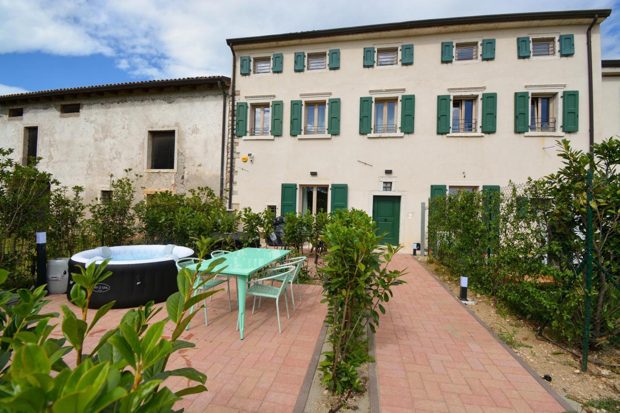 Residence Corte Bellebarbe Rivoli Veronese Exterior photo