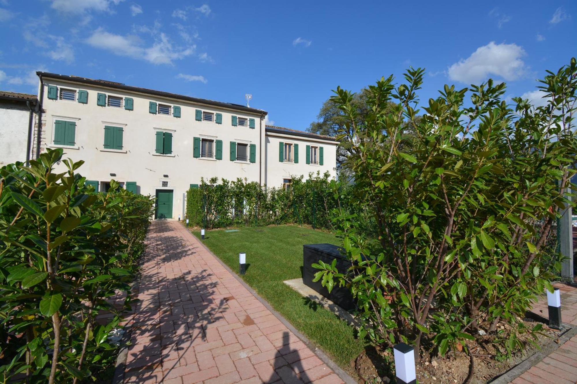 Residence Corte Bellebarbe Rivoli Veronese Exterior photo