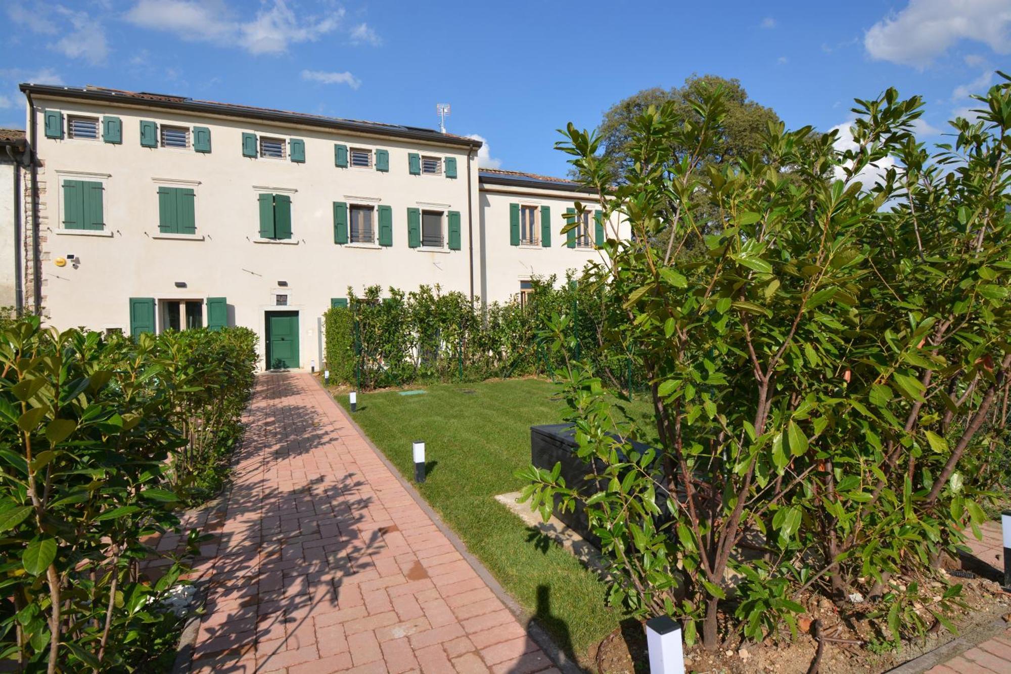 Residence Corte Bellebarbe Rivoli Veronese Exterior photo